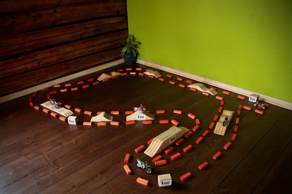 Dirt bike toy track with motocross jumps